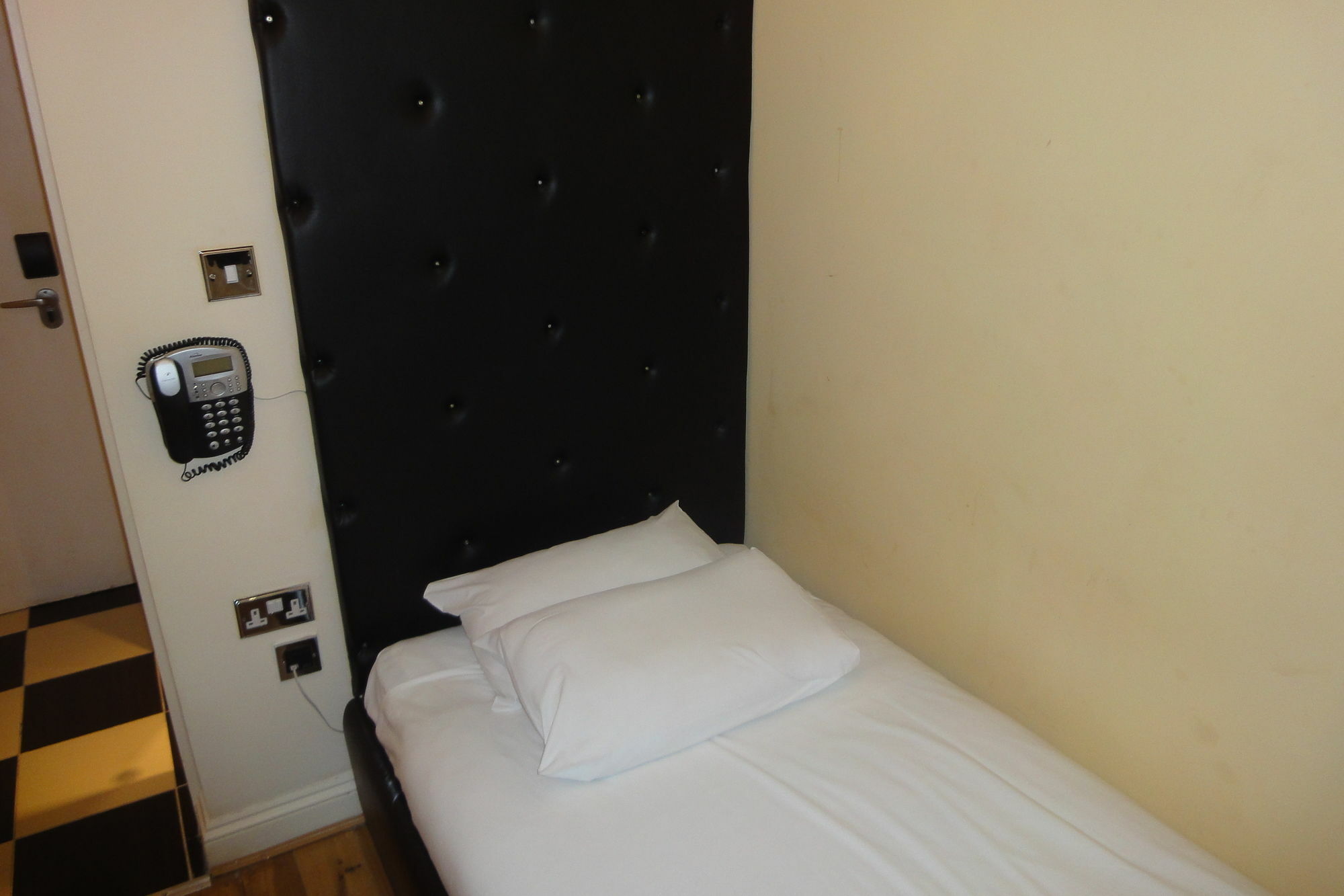 Dylan Apartments Earls Court Лондон Екстер'єр фото