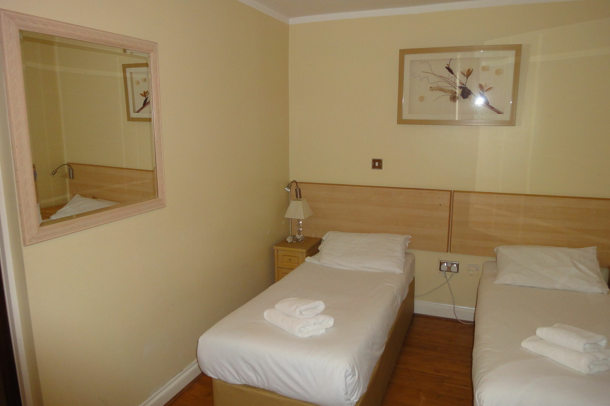 Dylan Apartments Earls Court Лондон Екстер'єр фото