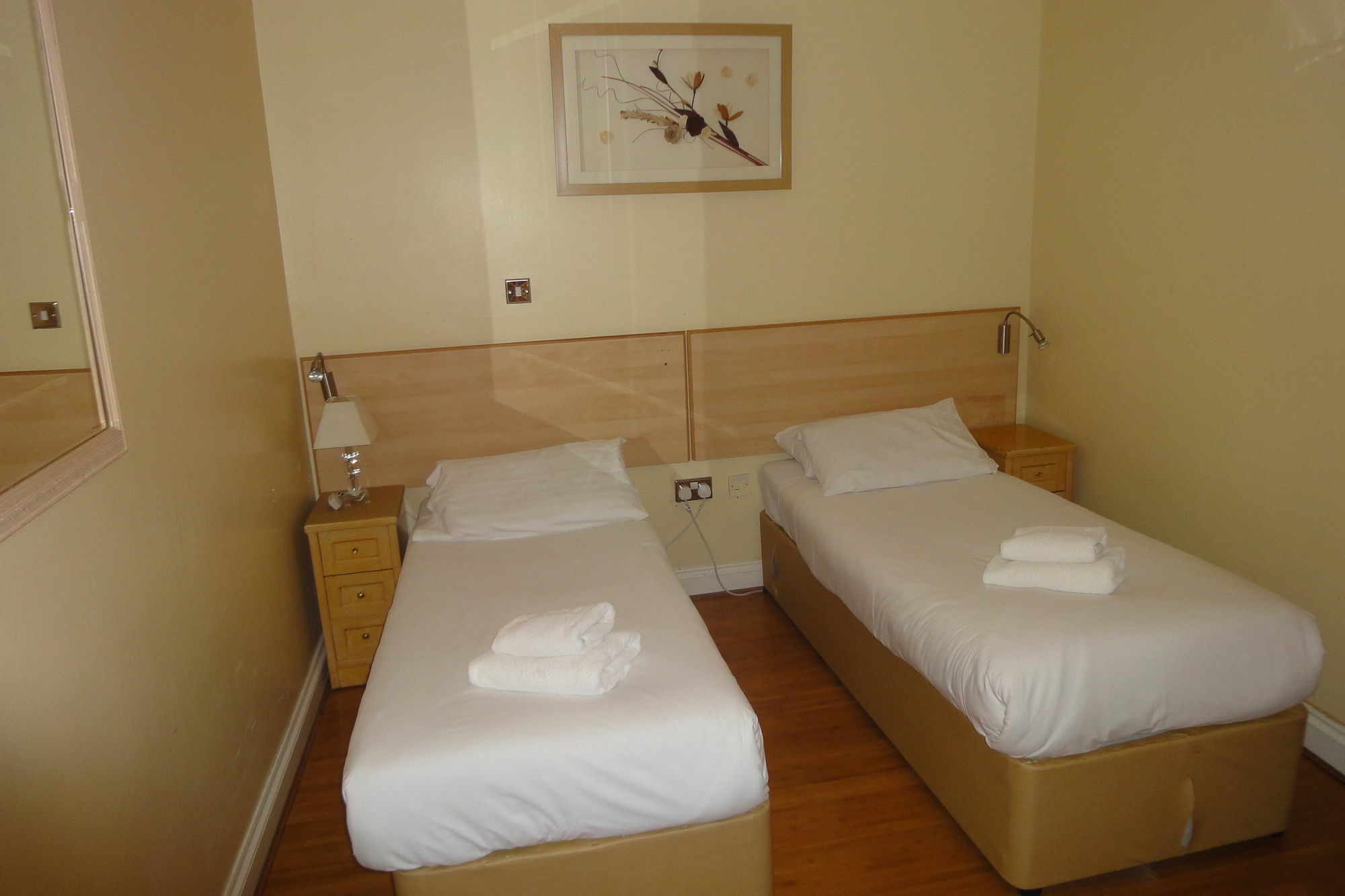 Dylan Apartments Earls Court Лондон Екстер'єр фото