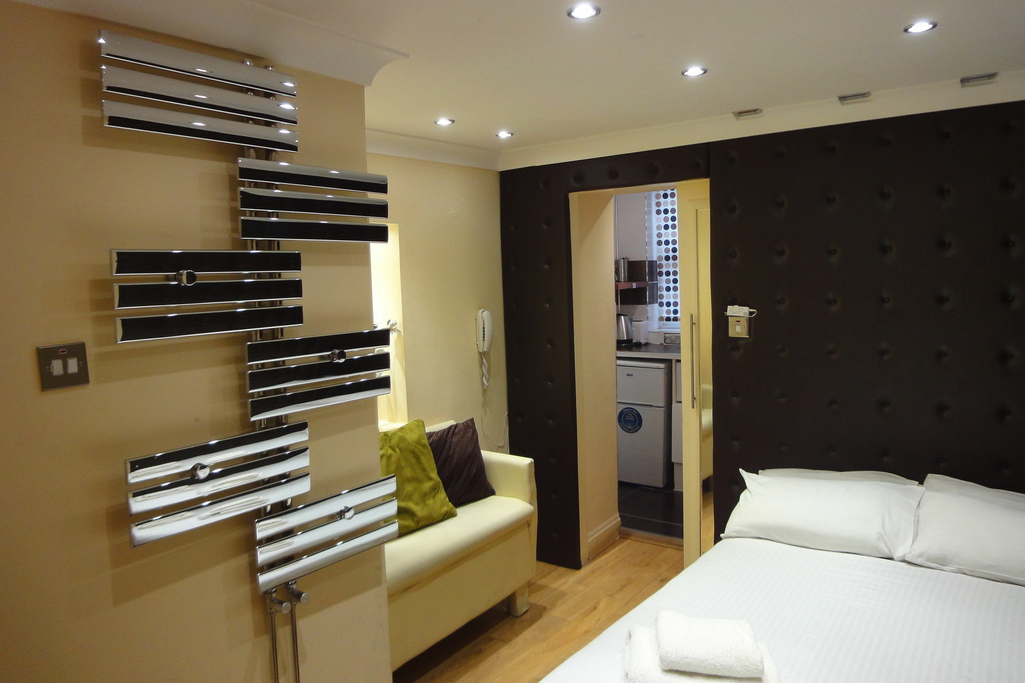 Dylan Apartments Earls Court Лондон Екстер'єр фото