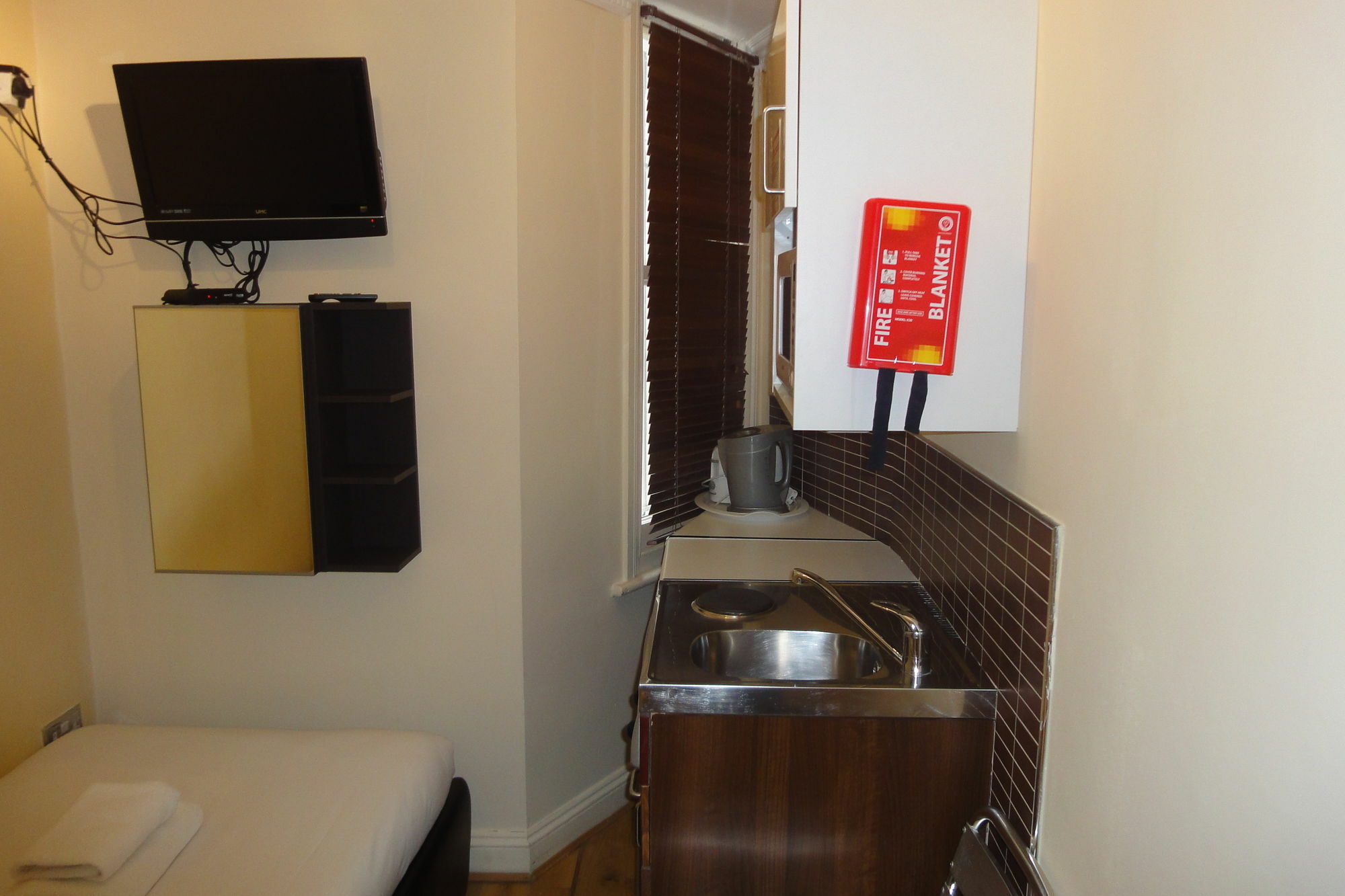 Dylan Apartments Earls Court Лондон Екстер'єр фото