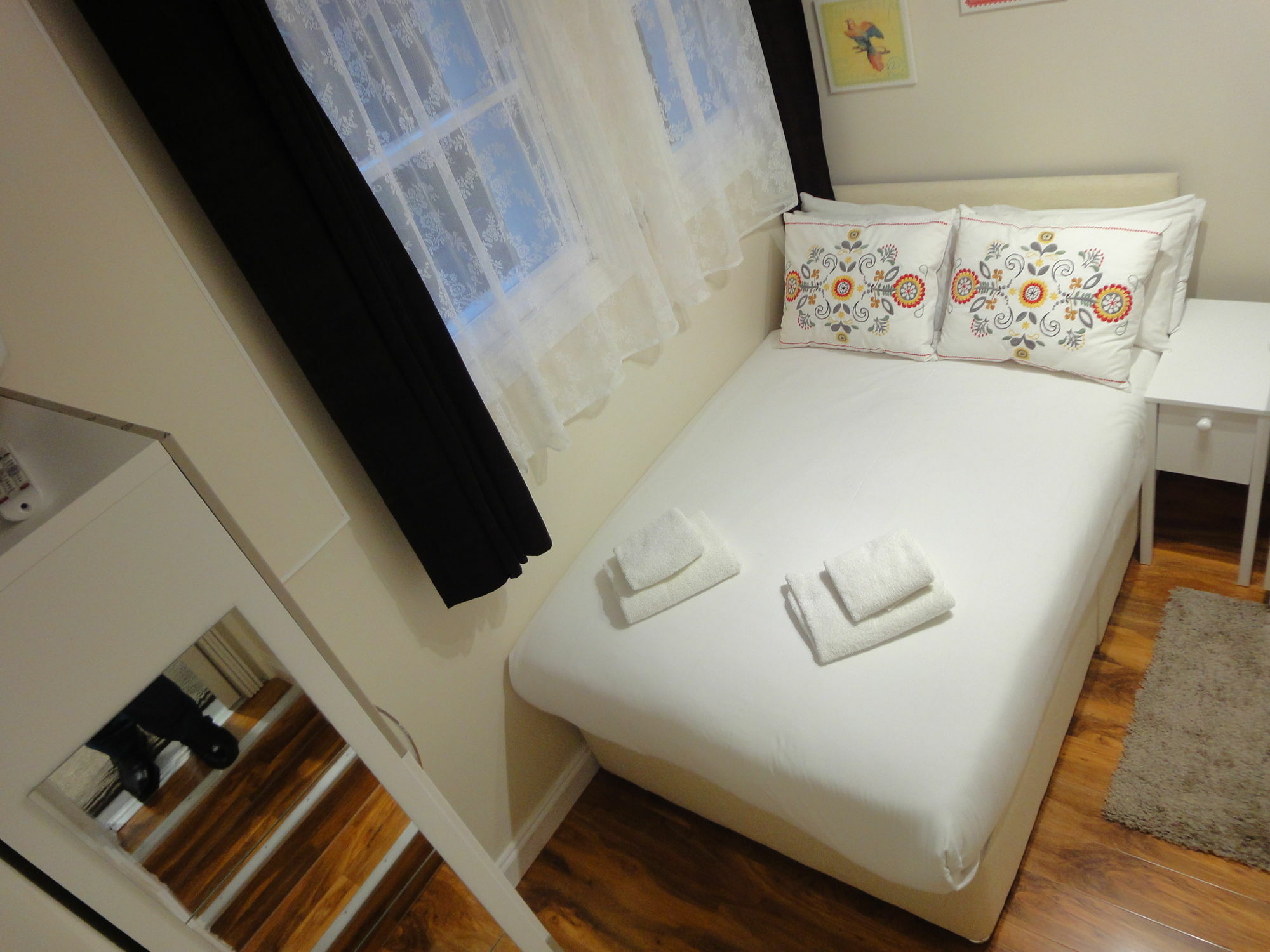 Dylan Apartments Earls Court Лондон Екстер'єр фото